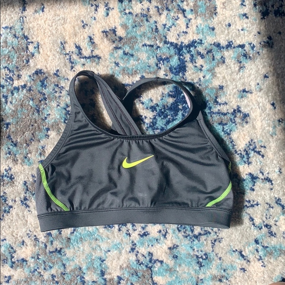 Nike cross back sports bra